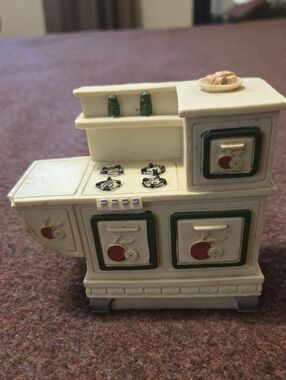 The San Francisco Music Box Co. Vintage Stove Has Small Chip On Corner